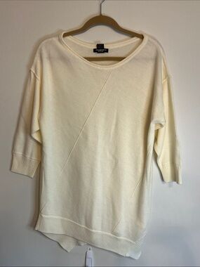Linda Matthews New York Soft Cream Diagonal-Seam Crewneck Size XL Casual Design